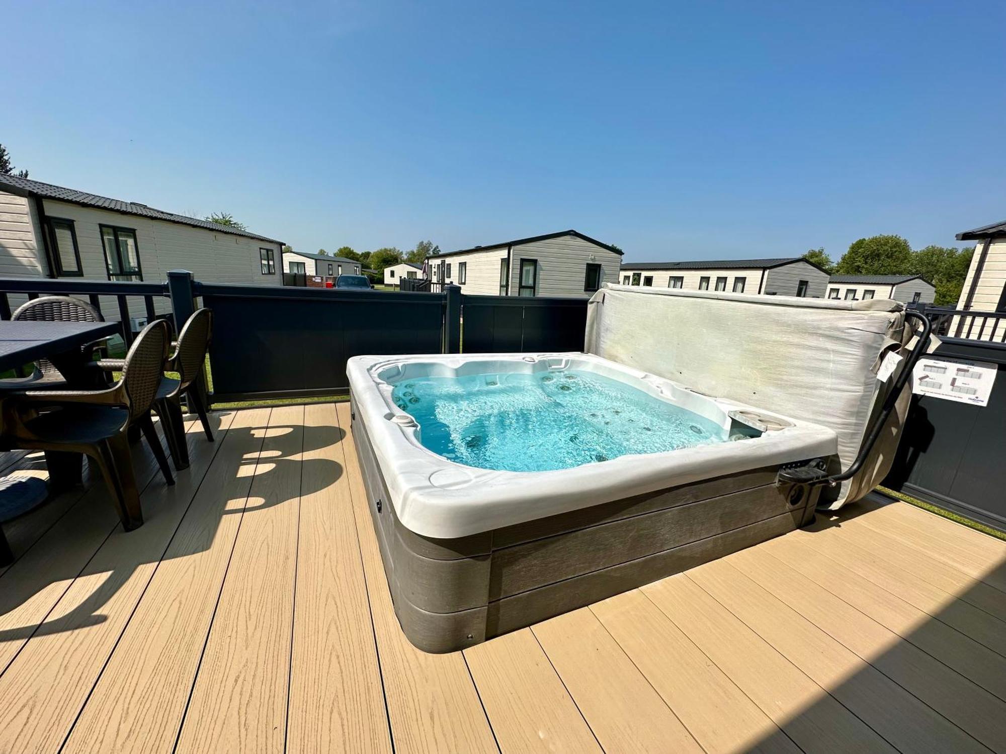 The Boat House, Hot Tub Lodge South Cerney Kültér fotó
